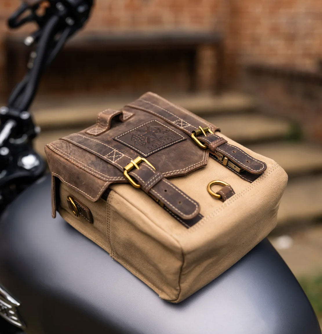 バイソンレザーTATANKAショルダーバッグ Canvas & Leather Tank Bag - Large - Sahara & Tobacco - Idle Torque